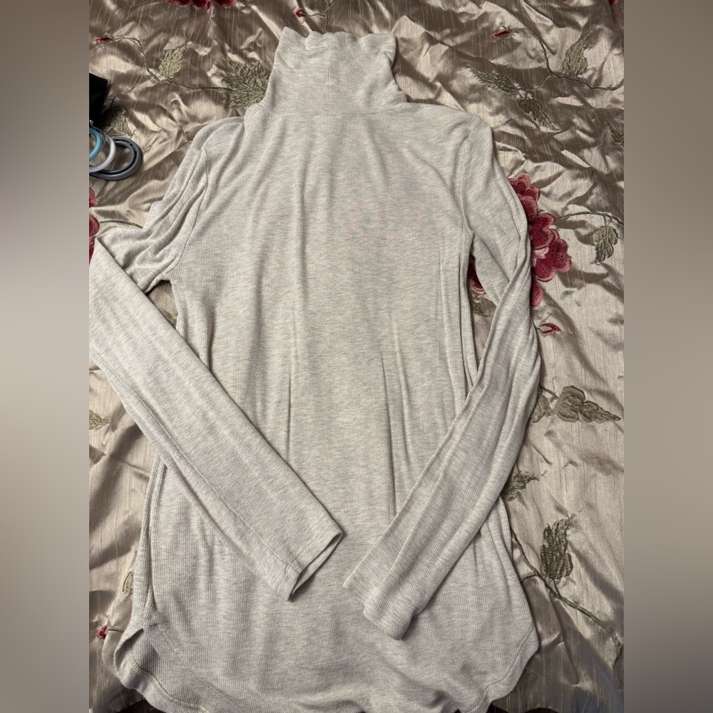 GAP Heather white Long Sleeve Top